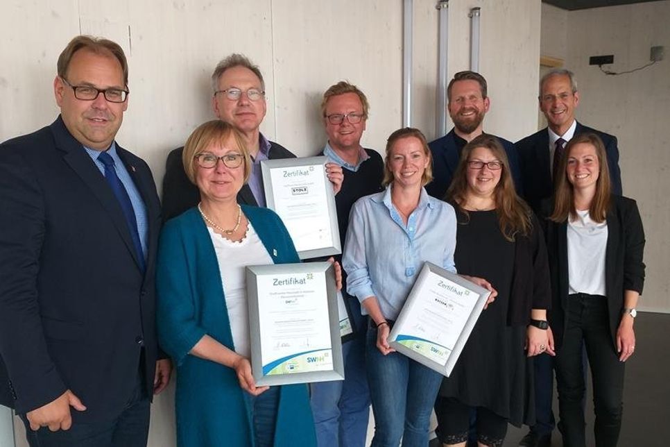 Mirko Spieckermann, Vera Litzka, Jürgen Wirths, Sven Muchow, Svenja Muchow, Anja Ender, Lars May, Hannes Wendroth, Lizza Weidemann (v. lks.). Foto: Jana Seßelberg, SWNH.
