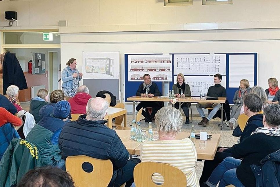 Die Lebenshilfe plant den Bau einer Kita auf dem ehemaligen Rasenplatz des SV Olympia Bad Schwartau. Vor Kurzem stellten die Verantwortlichen das Vorhaben der Öffentlichkeit vor.
