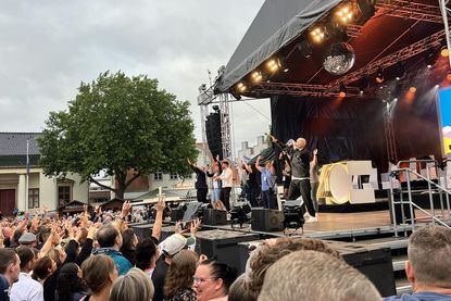 Als Vorprogramm war Oli. P für die Band Marquess eingesprungen. Er bekam tänzerische Unterstützung aus dem Publikum.