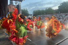 Grupo de Danzas Folclóricas Carmen Lópes de la Universidad del Valle, Kolumbien.