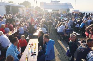 Freiwillige Feuerwehr Niendorf/Ostsee:  Promenadenfest auf dem „Niendorfer Balkon“