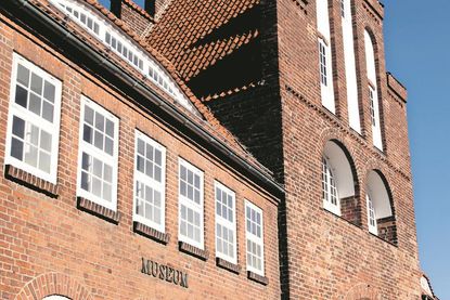 Backstein, Geschichte, Durchgang durch die Zeit: Das Kremper Tor ist seit über hundert Jahren Neustadts Tor zur Vergangenheit – heute als Zeittor mit modernem Museumskonzept.