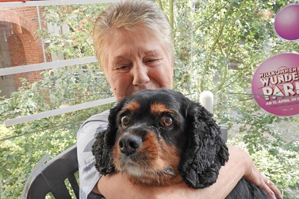 „Er ist ein Sonnenschein“, sagt Kino-Betreiberin Gisela Müller über ihren Jojo.