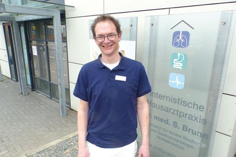 Der Eutiner Hausarzt Dr. Stephan Brunn hat im Januar seine Praxis im Ärztehaus in der Johann-Specht-Straße eröffnet. GrundschullehrerInnen und ErzieherInnen sind ihm auch herzlich zum Corona-Schnelltest willkommen.