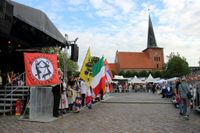 Einige Eindrücke vom 31. europäischen folklore festival in Neustadt in Holstein. Der Einmarsch der Tänzerinnen und Tänzer.