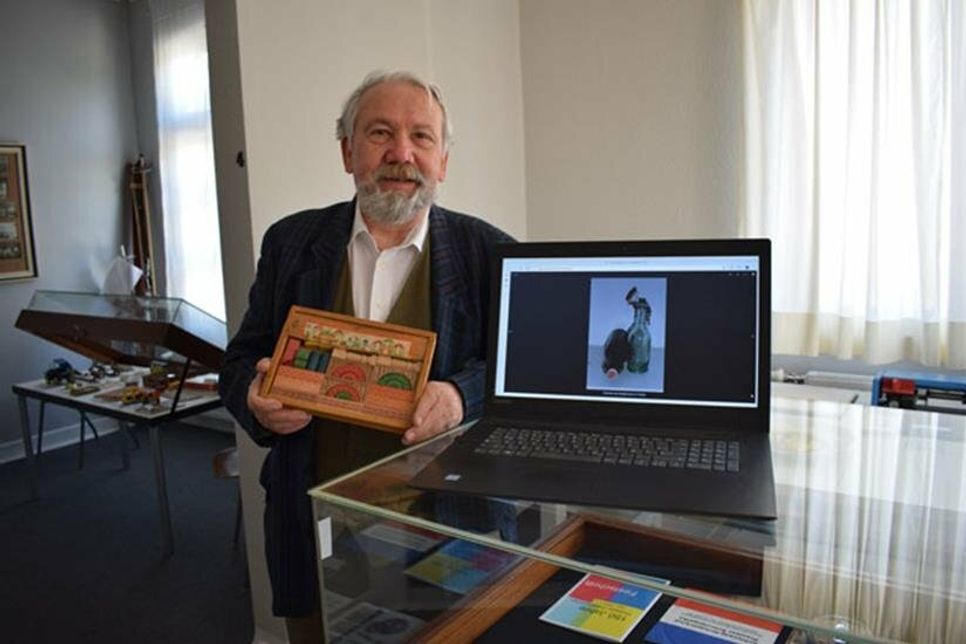Volker Liebich vom Heimatverein Preetz freut sich, die Sonderausstellung zur 150jährigen Preetzer Stadtgeschichte vor Ort und virtuell Interessierten präsentieren zu können
