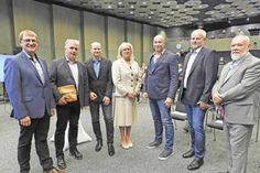 Eutin hat die Wahl zwischen diesen sechs Männern und dieser Frau: Michael Kasch, Sven Radestock, Olaf Bentke, Elfi-Jacqueline Meyer, Daniel Hettwich, Sascha Clasen und Christoph Müller (v.li.)