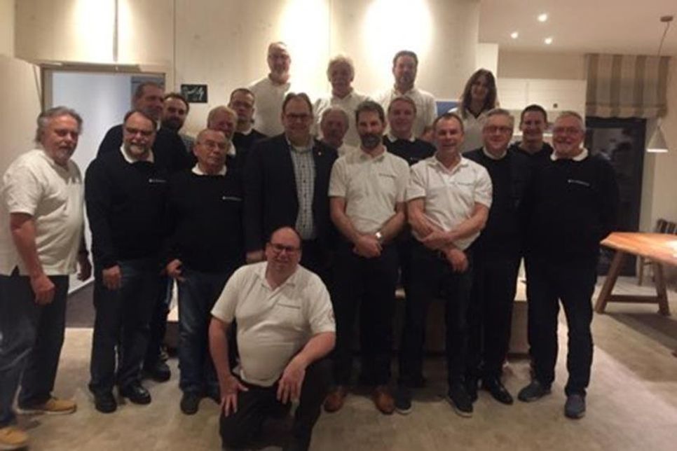 Die Freiwilligen Retter der Seenotstation Neustadt der DGzRS trafen sich zum traditionellen Grünkohlessen mit Familienangehörigen und Bürgermeister Mirko Spiekermann im „Hotel Strandkind“ in Pelzerhaken.