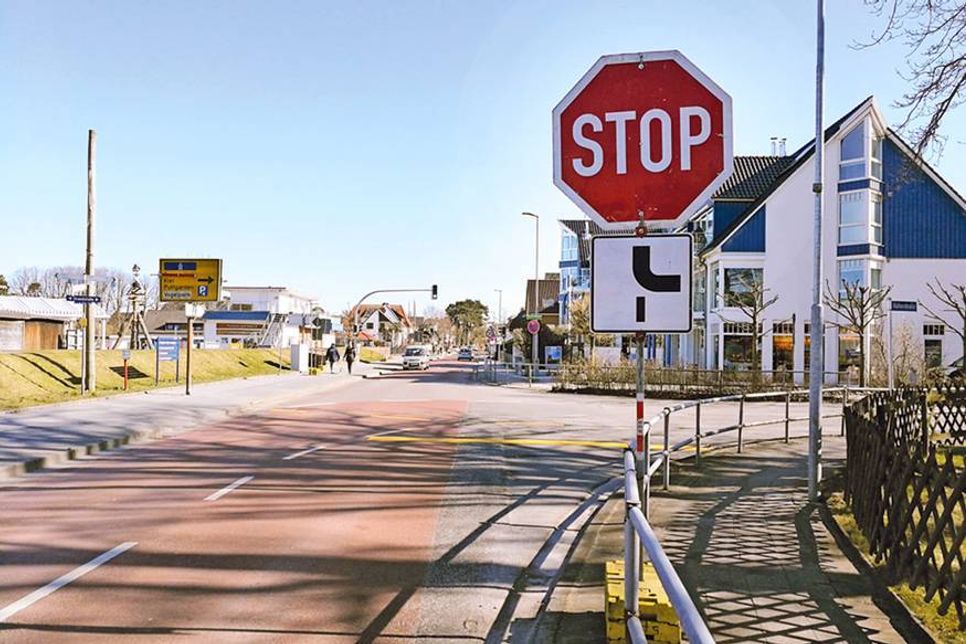 In Niendorf/Ostsee wurde Höhe Hafen die Verkehrsführung geändert. (Foto: René Kleinschmidt)