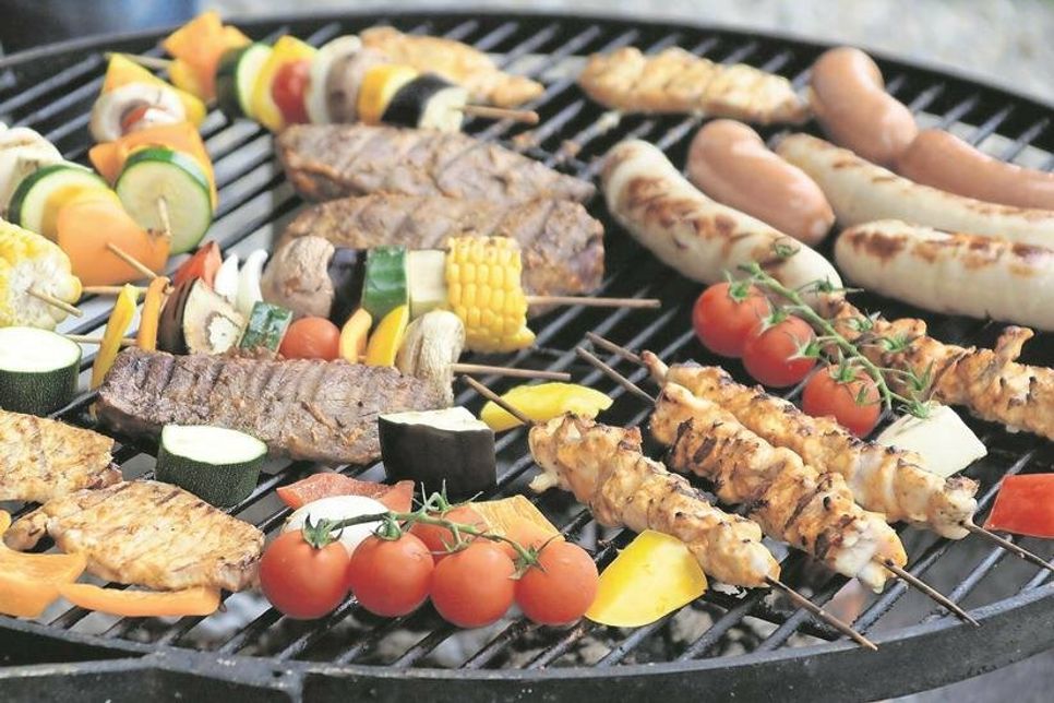 Bei Grillfleisch, Gemüse und Co. gilt: regional und saisonal.