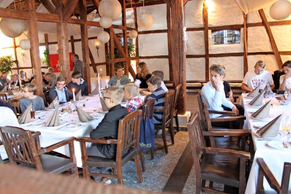 Das gemeinsame Essen im Marienhof im Anschluss an die Preisverleihung.