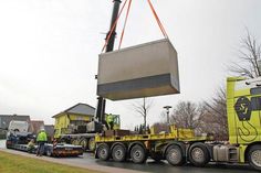 Mit dem Aufbau der Hauptverteilerstation in der Tapastraße beginnt der Glasfaserausbau im Nordosten der Schusterstadt. Wer in den anderen Stadtteilen noch in den Genuss eines kostenfreien Hausanschlusses kommen möchte – hat noch bis zum 8. April Zeit für einen Vertragsabschluss.