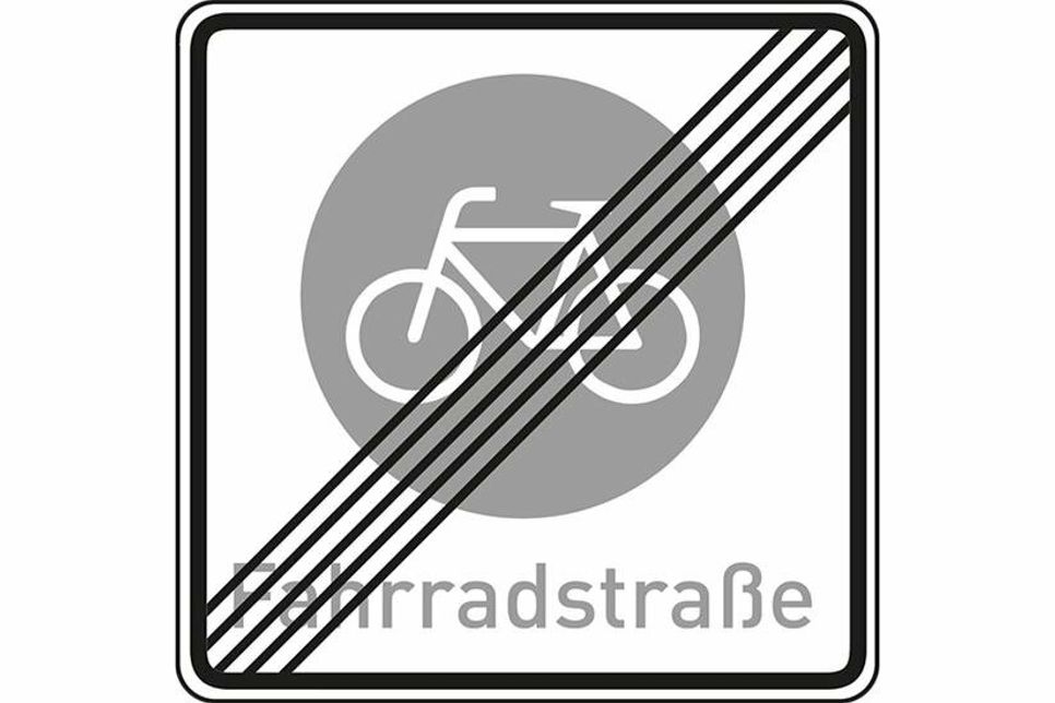 Die Fahrradstraße endet – wie gehabt – von Niendorf kommend auf der Höhe Einmündung Poststraße.