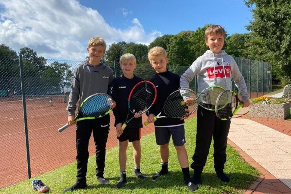 Oscar Hause, Emil Schulz, Piet Hause und Paul Janner (v. lks.)