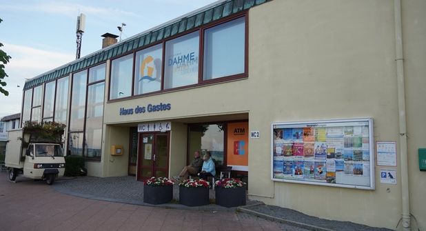 Nach Jahren der Debatten und des Stillstands soll das „Haus des Gastes“ wieder zu einem lebendigen Mittelpunkt des Tourismus in Dahme werden.