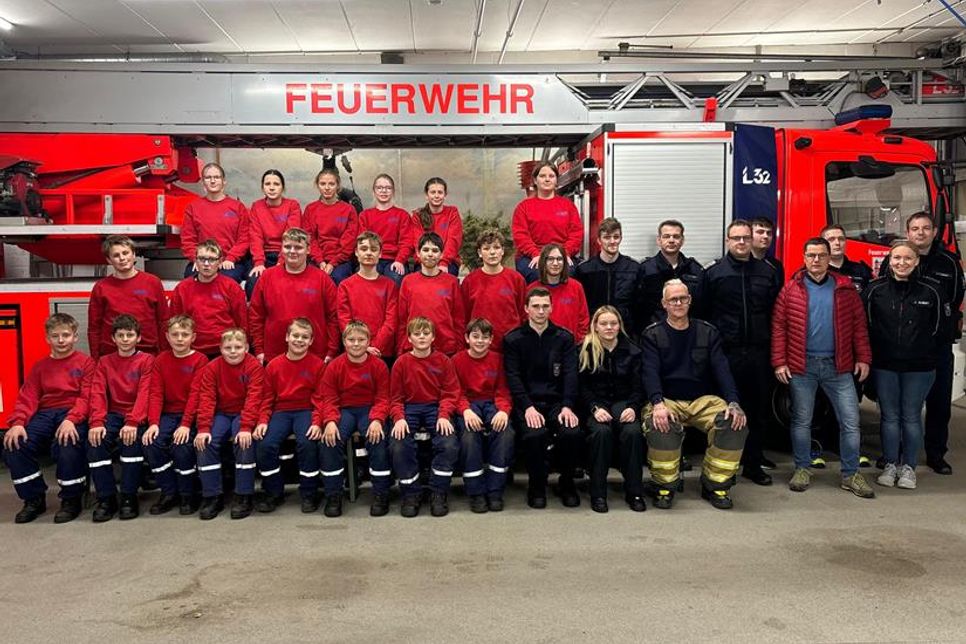 Jugendfeuerwehr bedankt sich für neue Pullover
