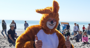 Ostereiersuche am Strand