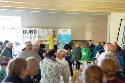 Dietmar Ulbrich, Gesellschafter des BUND Umwelthauses und Landesvorsitzender des BUND Schleswig-Holstein begrüßte die Gäste.