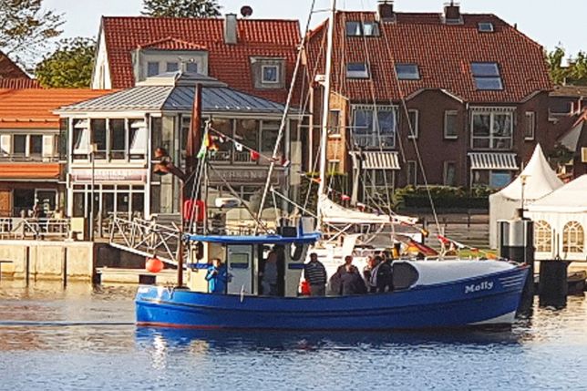 Mit dem vereinseigenen Angelkutter „Molly“ geht es für die Mitglieder des NAV auch auf die Ostsee.