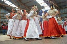 Am Sonntag findet auf dem Museumshof Lensahn der „Holsteiner Tanztreff“ statt.