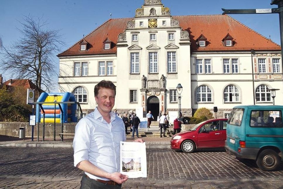 Bürgermeister Dr. Uwe Brinkmann freut sich über die positive Resonanz auf den „Tag der offenen Tür“ im ehemaligen Amtsgericht.