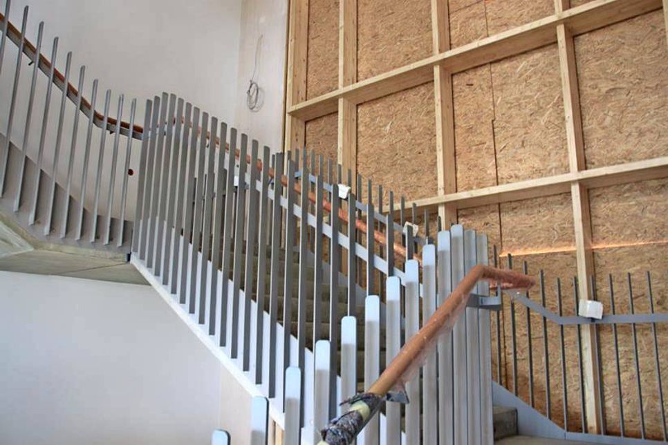 Künftig wird eine helle Fensterfront im Treppenhaus die Etagen lichtdurchfluten.