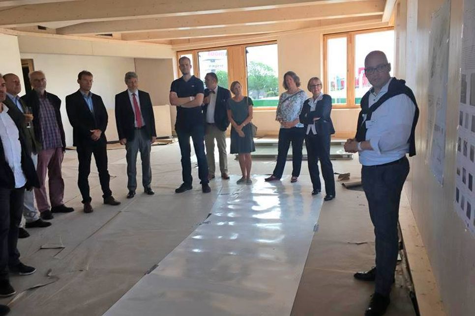 Die geladenen Gäste erhielten bei Führungen durch die Gebäude exklusive Einblicke.