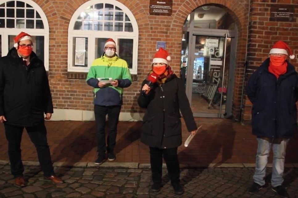 Bürgermeister Mirko Spieckermann, reporter-Geschäftsführer Sven Muchow, Stadtmarketing-Koordinatorin Andrea Brunhöber und Bürgervorsteher Sönke Sela (v. lks.).