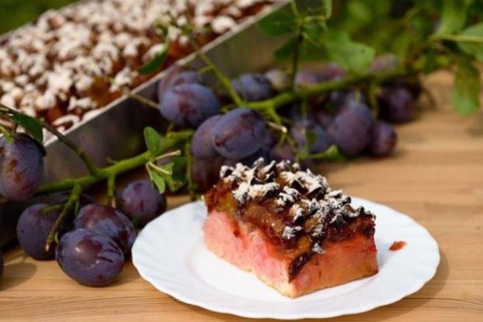Leckerer Zwetschgenkuchen mit frischen Früchten.