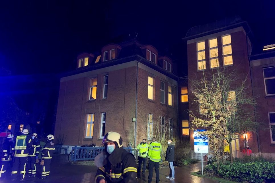 Über 100 Einsatzkräfte waren am Montagabend im Einsatz.