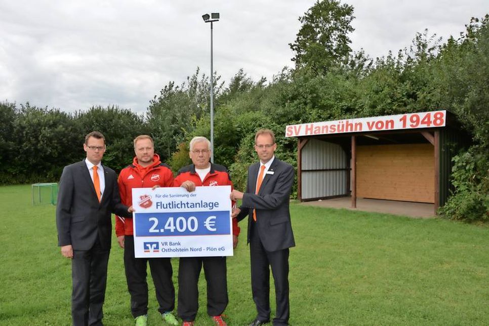 Christoph Klodt (VR Bank), André Ehlers (SV Hansühn), Wolfgang Schütt (SV Hansühn) und Dirk Wacker (VR Bank) (v. lks.).