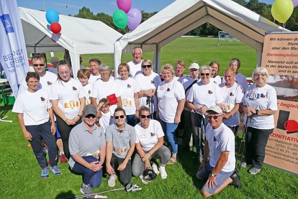 Mit 21 SportlerInnen war die Hospizinitiative Eutin am Start des Oldenburger Hospizlaufes.