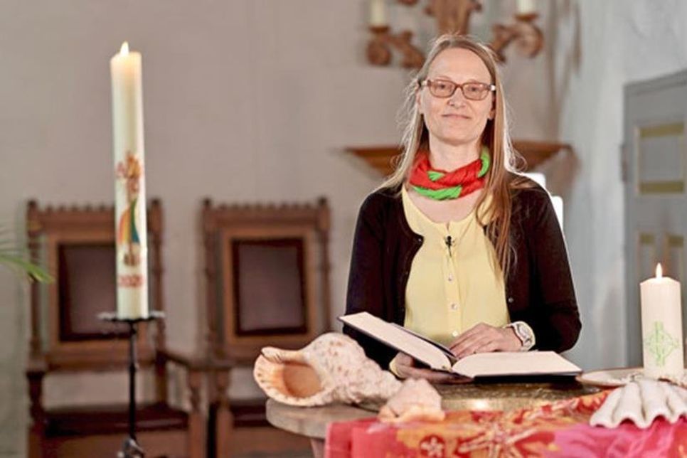 Pastorin Angela Zuschneid-Dorn in St. Nicolai in Grömitz.