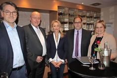 Thilo Gollan (lks.) und Susanne Bimberg-Nittritz (re.) befragten die drei Kandidaten Dr. Hans Marenbach, Verena Jeske und Mirko Spieckermann (v. lks.).