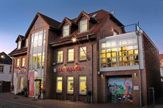 Late Night Shopping im Verlagshaus mit kostenlosen privaten Kleinanzeigen.