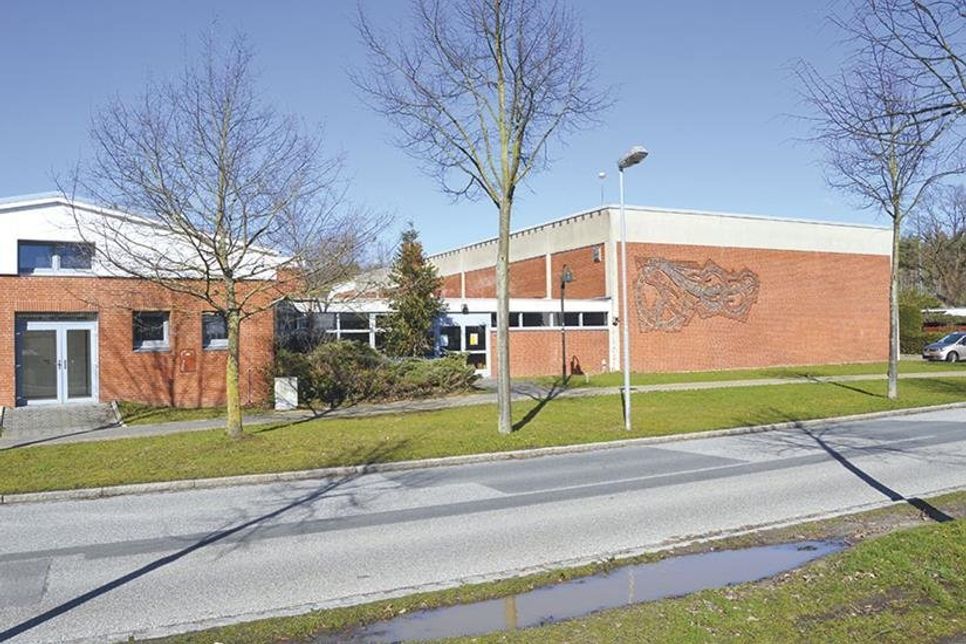Auch die Gemeinde Ratekau profitiert vom Förderprogramm des Landes. Für die Sanierung der Sporthalle in Sereetz gibt es sogar die höchstmögliche Fördersumme in Höhe von 500.000 Euro. (Foto: Stefan Setje-Eilers)
