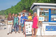Sie gehören zu den „künstlerischen 15“, die den Kunstkiosk am Möltenorter Strand jetzt in 2. Saison mit Kunstleben erfüllen: Gudrun Lahrsen, Arno Draschke, Gertrud Buller-Schunck, Inger Lüttjohann, Mathias Lagler, Kai Piepgras, Charlotte Howaldt.