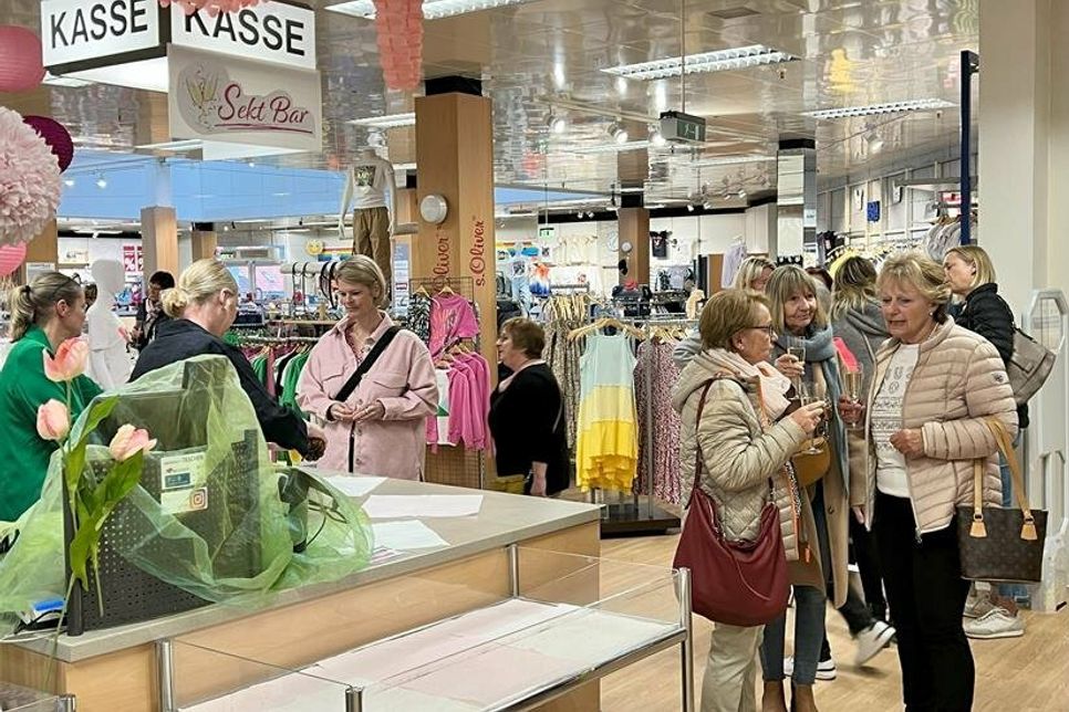 Plaudern, feiern und einkaufen. Die erste eska-Ladiesnight war ein voller Erfolg.