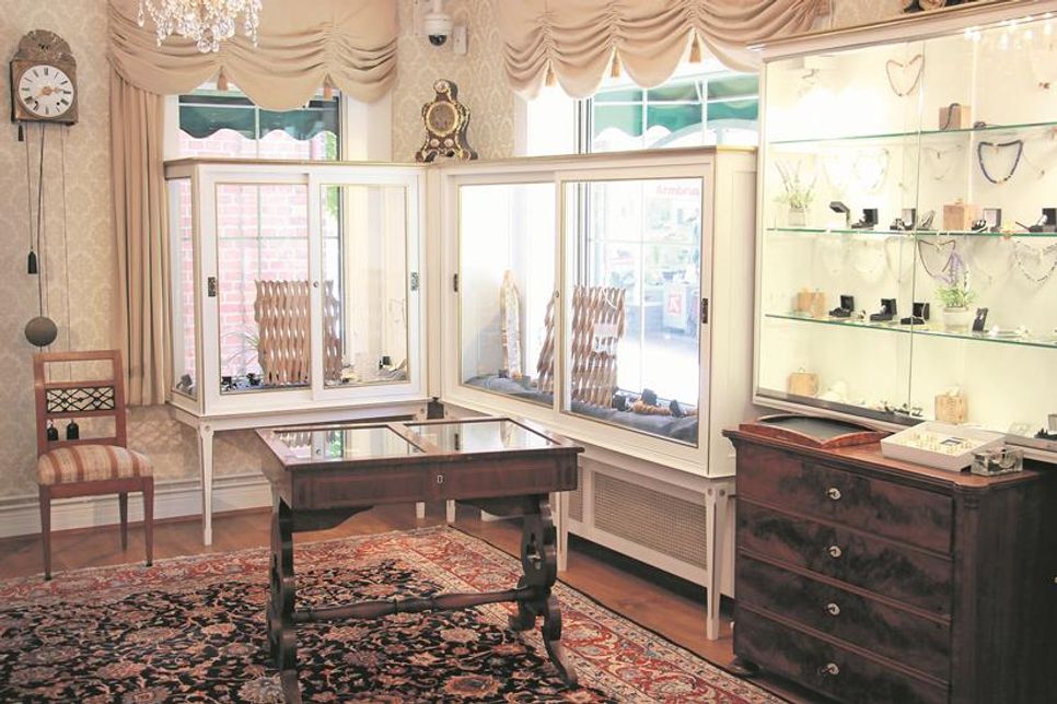 Beim Betreten der Räumlichkeiten wird man in eine andere Zeit versetzt - hier spürt man die Geschichte, die seit 50 Jahren gelebt wird (heute).