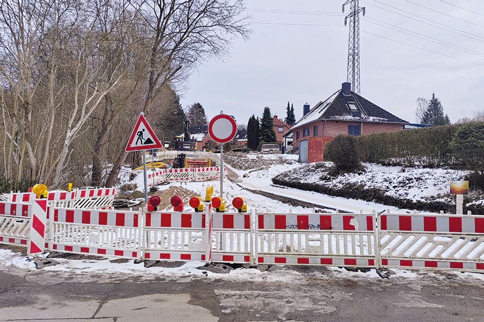 Wegen der Baumaßnahme ist die erste Hälfte der Pommernstraße über ein halbes Jahr lang voll gesperrt.
