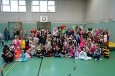 Über 200 Kinder feierten ein buntes Turnfest in vielen schönen Verkleidungen.