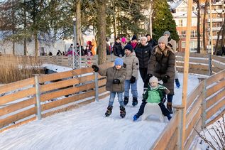 Ab dem 14. November können kleine und große Eislauffans ihre Runden durch den Kurpark drehen.