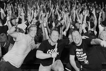 „Band ohne Anspruch“.