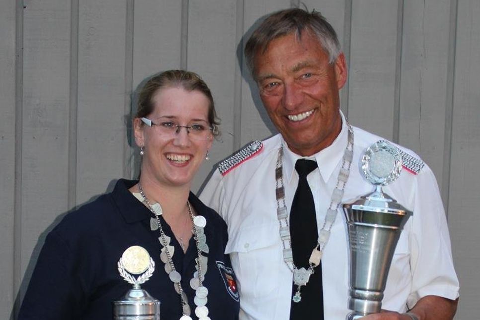 Franziska Seehase und Helmut Lange sind das neue Königspaar der Freiwilligen Feuerwehr Manhagen.