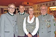 Die gewählten Vorstandsmitglieder der Malenter Schützen: Schriftführer Christian Schellhorn, dritter Vorsitzender Jürgen Möller, Kassenwartin Simona Klupp und der erste Vorsitzende Manfred Scheef.