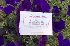 Im Garten Pavillon laufen die Vorbereitungen für den Summer-Sale auf Hochtouren.