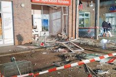 Unbekannte haben in der Nacht zu Montag den Geldautomaten in Sereetz gesprengt.
