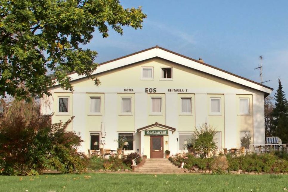 Wird bald abgerissen, um Platz für ein neues Hotel zu schaffen: das Ostseehotel EOS in Pelzerhaken.