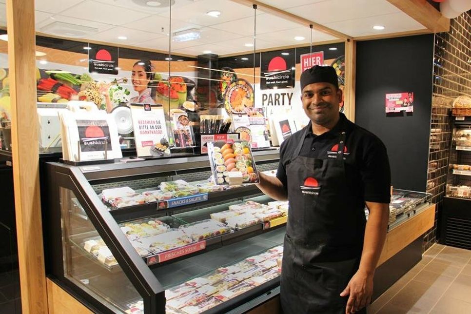 Syful Islam Reeyadh und seine Kollegen bereiten die Gerichte bei Sushicircle täglich frisch aus besten Zutaten zu.