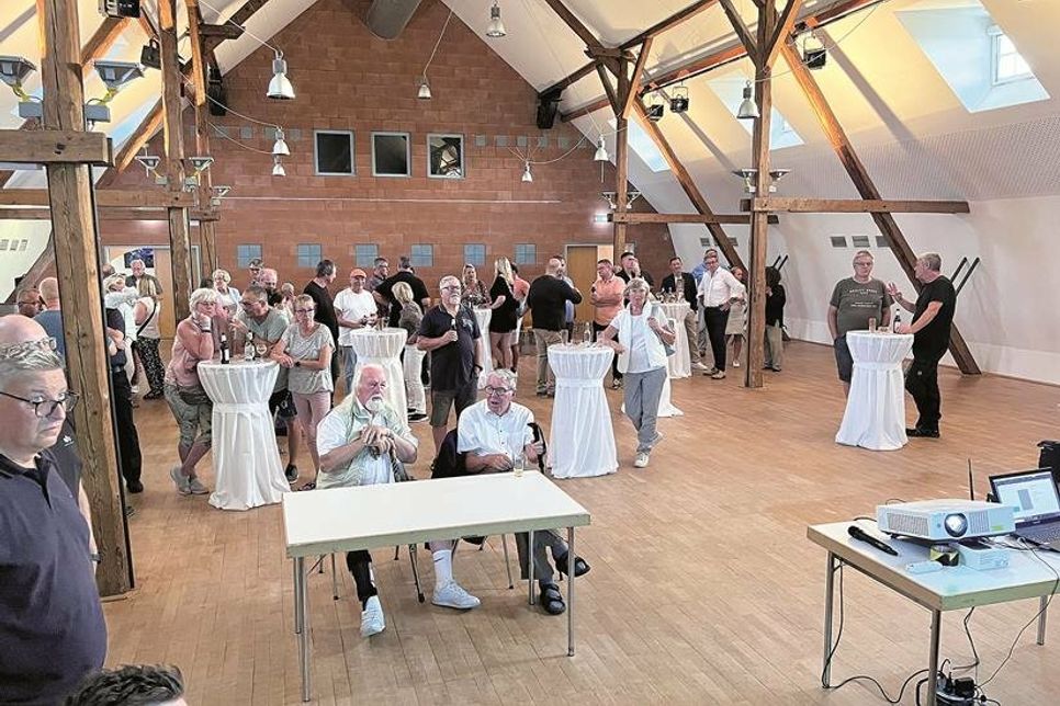 Eine Reihe Interessierter waren der Einladung zur öffentlichen Ergebnisverkündung im Bürgerhaus gefolgt.